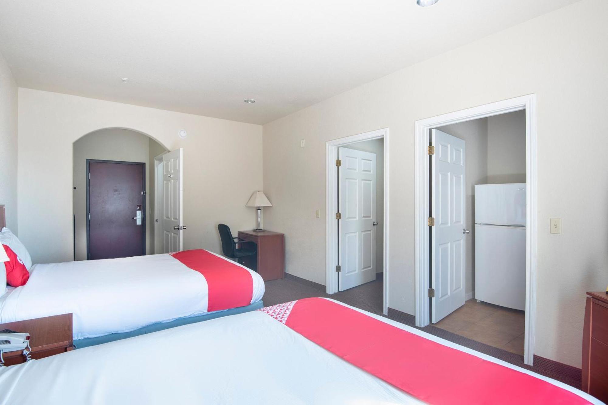 Oyo Townhouse Clute Lake Jackson المظهر الخارجي الصورة