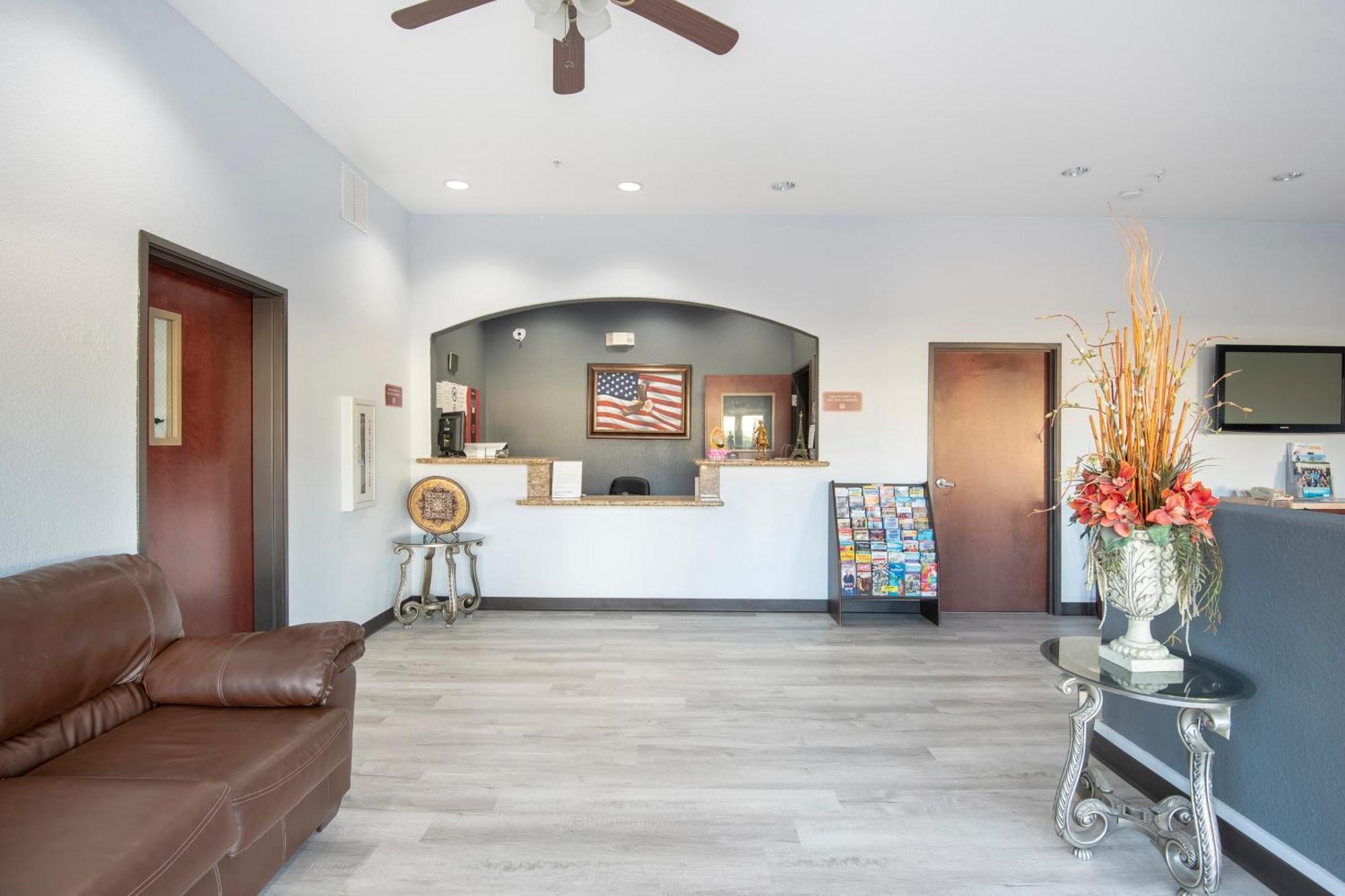 Oyo Townhouse Clute Lake Jackson المظهر الخارجي الصورة