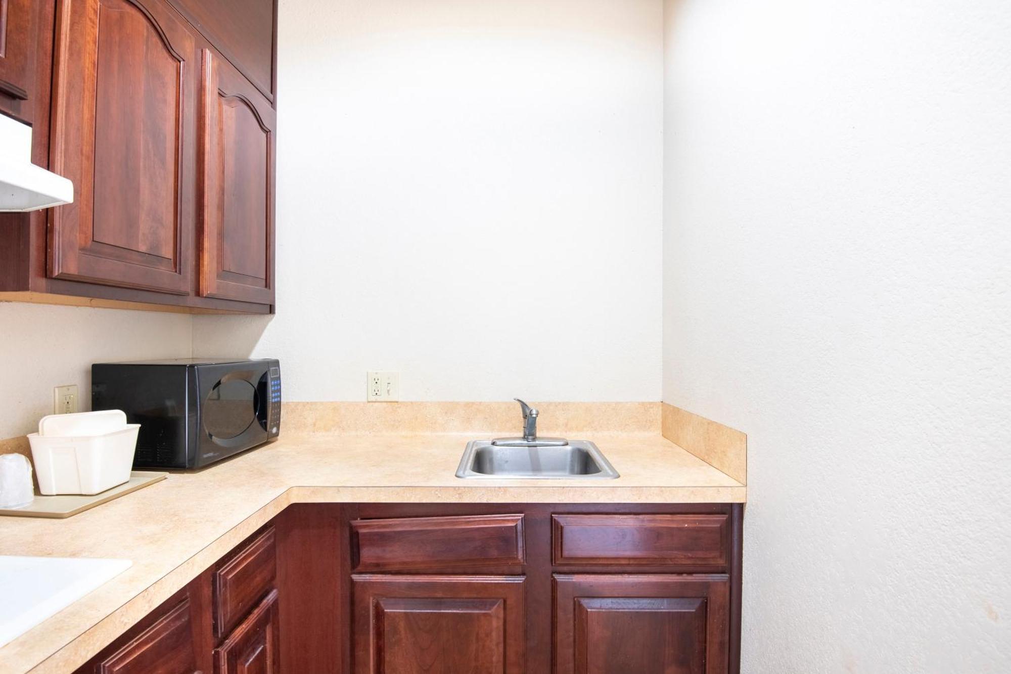 Oyo Townhouse Clute Lake Jackson المظهر الخارجي الصورة