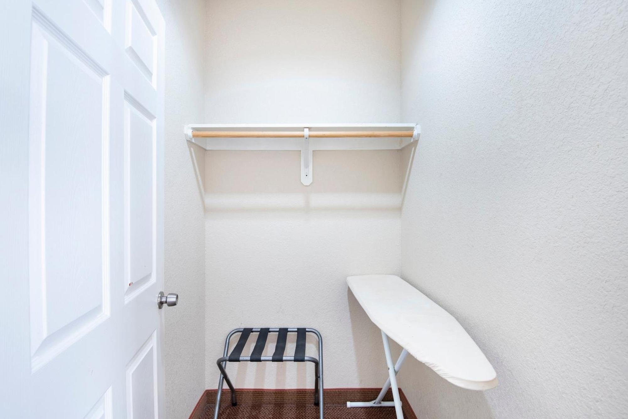 Oyo Townhouse Clute Lake Jackson المظهر الخارجي الصورة